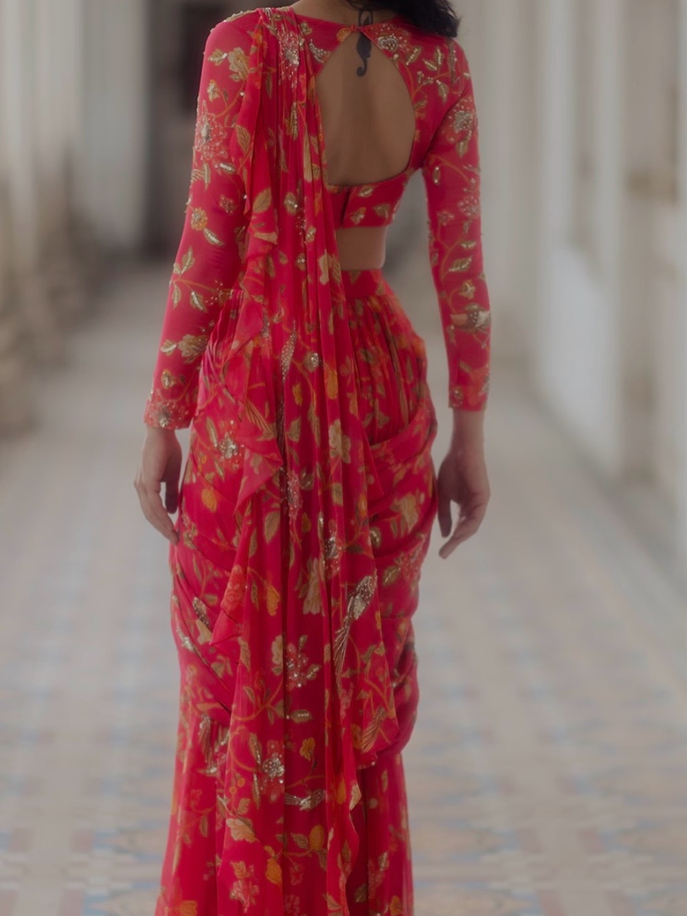 Women's Pink Floral Saree with Gold Accents Medium Size - Picture 2 of 4